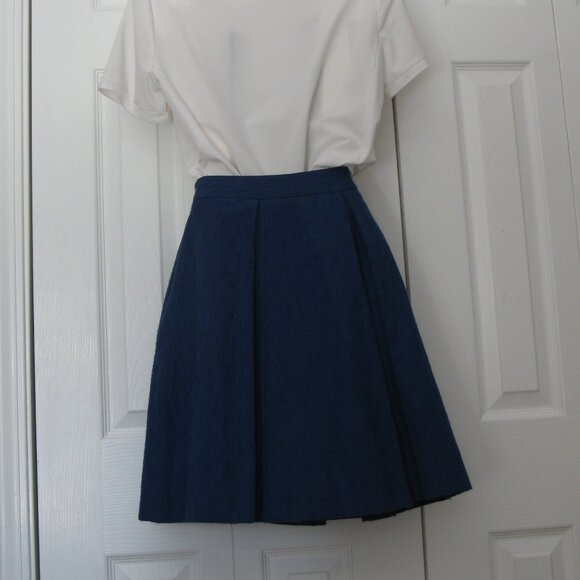 BROOKS BROTHERS - Red Fleece Pleated A-Line blue boucle skirt - Picture 9 of 15